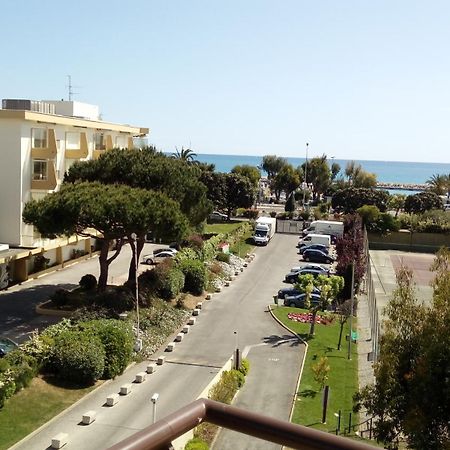 Apartment Heliotel Marine 4* Bord De Mer Сен-Лоран-дю-Вар Екстериор снимка